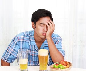 Drunkoreksja (alkoreksja) to groźne połączenie picia alkoholu i niespożywania posiłków