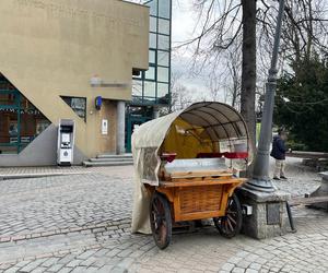 Wymarłe Zakopane przed sezonem. Pustki na Krupówkach i pod Gubałówką