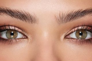 Makijaż na karnawał. Pokochasz te kolory i formuły