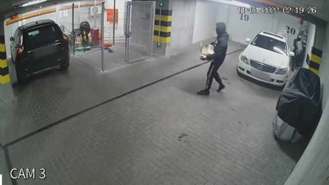 SZOK! Złodzieje urządzili sobie tańce podczas plądrowania garażu! Wszystko się nagrało