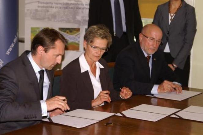 Podpisanie umów z wykonawcami autostrady A2 Łódź-Warszawa (28 września 2009)