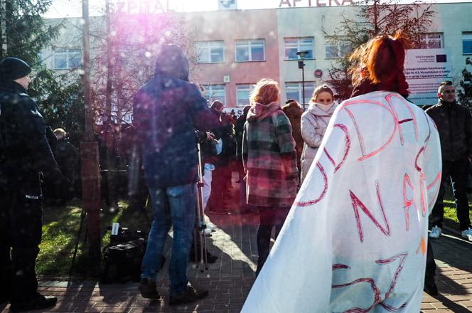 Łomża. Szpital przekształcony w szpital zakaźny. Mieszkańcy protestują