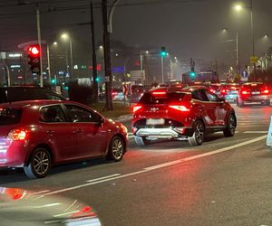 Totalny paraliż przy Arkadii w Warszawie. Znamy przyczyny chaosu drogowego