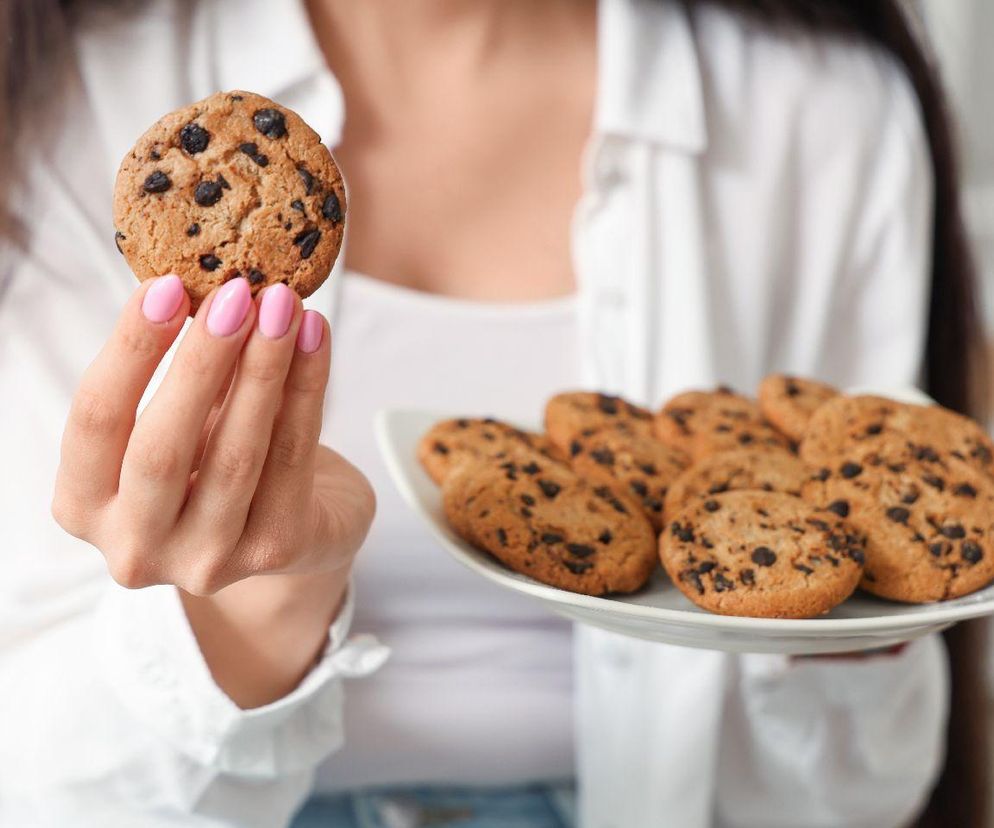 ciasteczka migdałowe z cynamonem i czekoladą