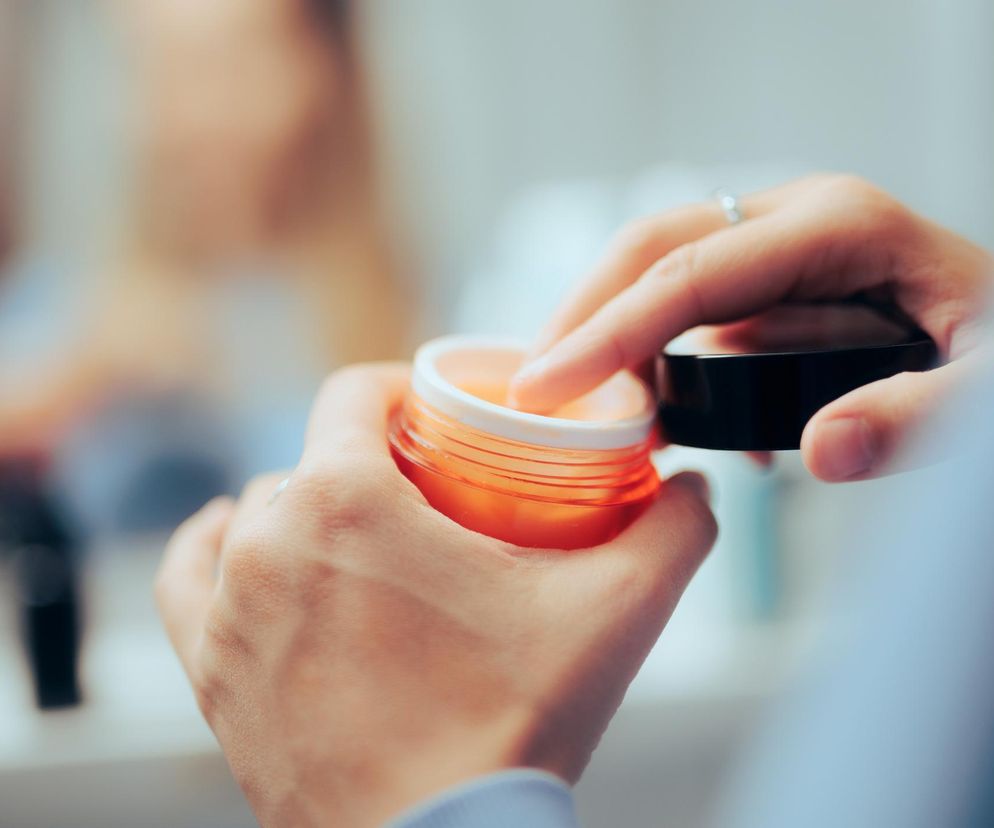 Krem do twarzy – jaki wybrać, gdy się ma 20, 30, 40, 50, 60 lub 70 lat?