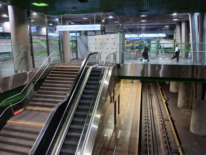 Peron 3. linii metra na stacji M2 Stadion Narodowy w Warszawie