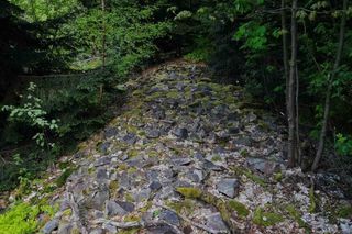 Wał kultowy na Łysej Górze i Święty Krzyż