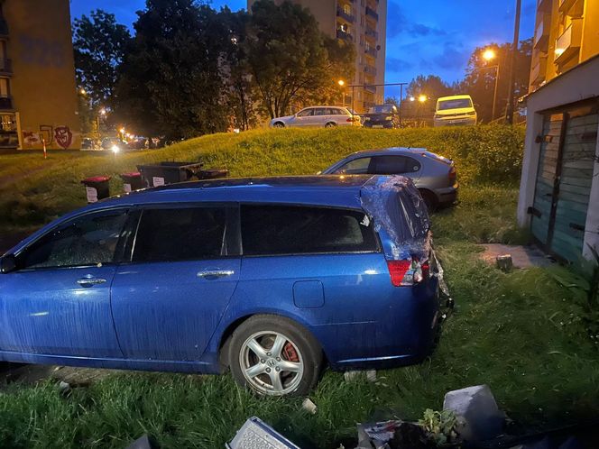 Powalone drzewa, zalania, wstrzymany ruch tramwajów: dramatyczny bilans orkanu nad Śląskiem