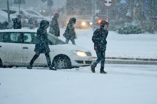 IMGW ostrzega przed intensywnymi opadami śniegu! Tyle spadnie centymetrów białego puchu. Gdzie będzie najgorzej?