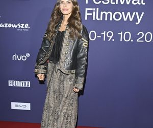 Dawno niewidziana Weronika Rosati w haftowanej ramonesce