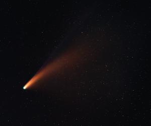 Słynna kometa znowu pokazała rogi! Wystarczyło kilka godzin