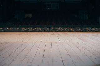 Remont sceny w Miejskim Ośrodku Kultury