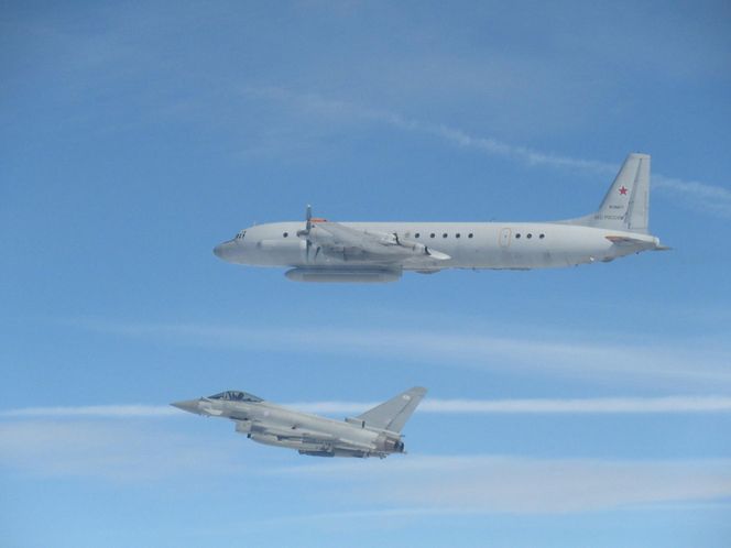 Typhoon przechwytuje rosyjskiego IŁ-20M