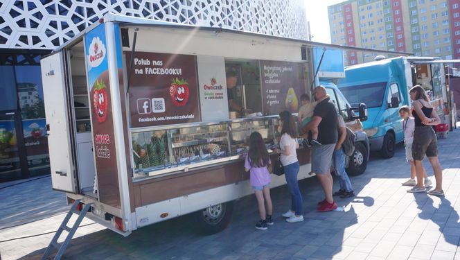 Festiwal Food Trucków w Olsztynie. Pod halą Urania można zjeść dania z kuchni całego świata [ZDJĘCIA]