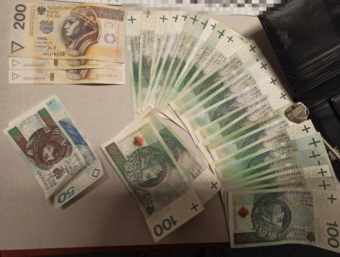 Próbowali wyłudzić od seniorów ponad 300 tys. zł. Dwóch 20-latków odpowie za oszustwa metodą „na policjanta”