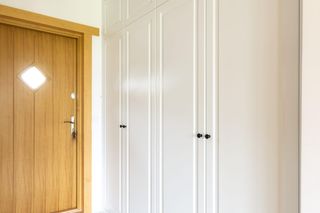 Wnętrze domu pod Warszawą zachwyca prostotą i ciepłem