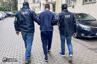 Huk i kłęby dymu! Wielka akcja CBŚP w Warszawie. Doszło do porwania