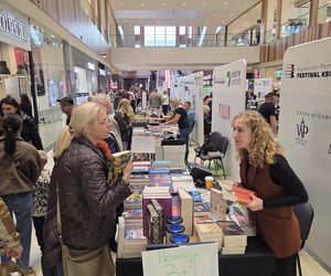 Tłumy na Kujawsko-Pomorskim Festiwalu Książki! Zielone Arkady zamieniły się w literacki raj