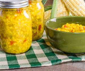 Kukurydza konserwowa na zimę - jak zamarynować kukurydzę w słoikach?