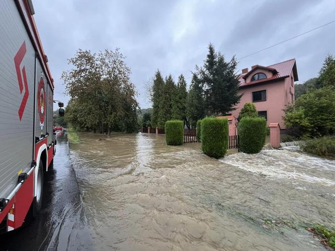 Alarm przeciwpowodziowy w Śląskiem. Sytuacja w kilku miejscowościach coraz gorsza