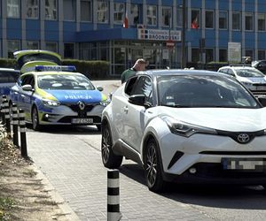 Kolizja na szpitalnym parkingu w Warszawie. Alkomat oszalał! Kierująca miała prawie 4 promile 