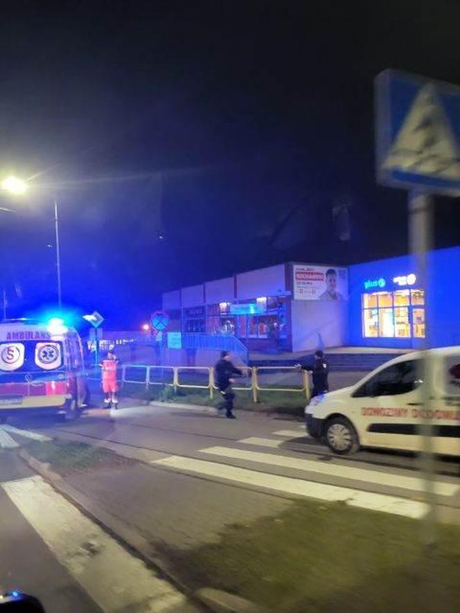 Wypadek na Armii Krajowej w Starachowicach. Zderzenie dwóch aut, poszkodowana piesza  