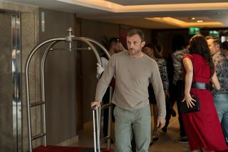 Gwiazdor Ślepnąc od świateł w Przyjaciółkach!