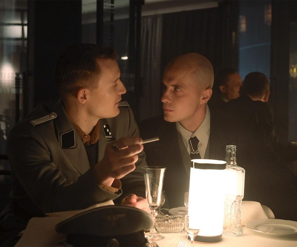 Zatoka szpiegów 2, odcinek 11: Herman Wulf zaszantażuje Engela. Wyjawi mu udział Franza w przesłuchaniu Redlińskiego - ZDJĘCIA