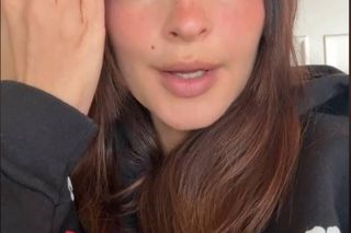 Emily Ratajkowski pokazała efekt metamorfozy. Mam najgorszą fryzurę w moim życiu 