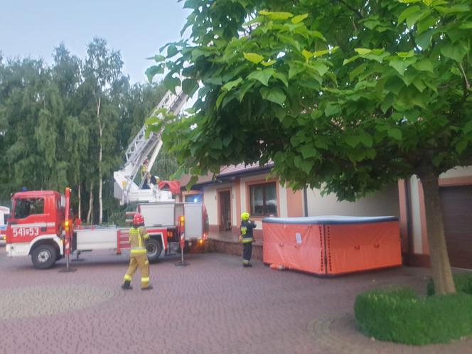 28-latek nie chciał zejść z dachu. Użyto miotacza pieprzu!