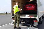 Kradziona Mazda przewożona na pace kradzionej ciężarówki