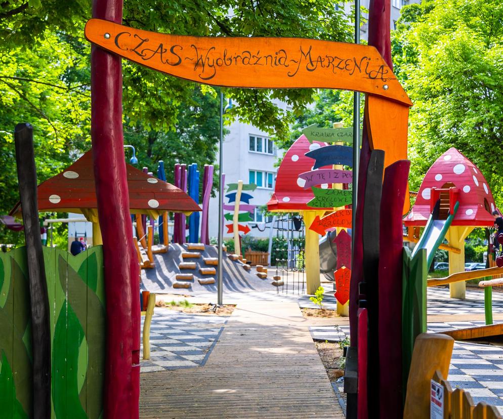 Plac zabaw inspirowany Alicją w krainie czarów