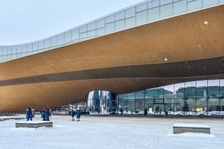 Filozofia tego obiektu opiera się na wolności i otwartości. Biblioteka Oodi w Helsinkach to budynek stworzony dla ludzi