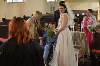 Pierwsza miłość, odcinek 3831. Marysia (Aneta Zając), Kacper (Damian Kulec), Basia (Anna Jarosik), Dominika (Aneta Zając)