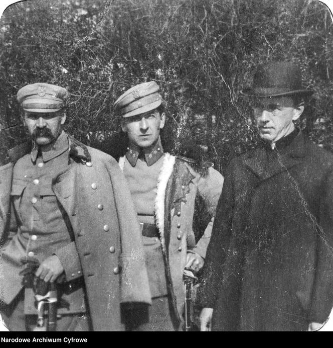 Józef Piłsudski, komendant, Wieniawa Długoszowski oraz ks. kan. Warchałowski