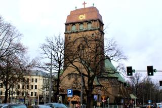 Kościoły w Szczecinie świecą pustkami. Statystyki kościelne nie napawają optymizmem