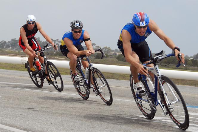 Triathlon to kombinacja pływania, kolarstwa oraz biegania!