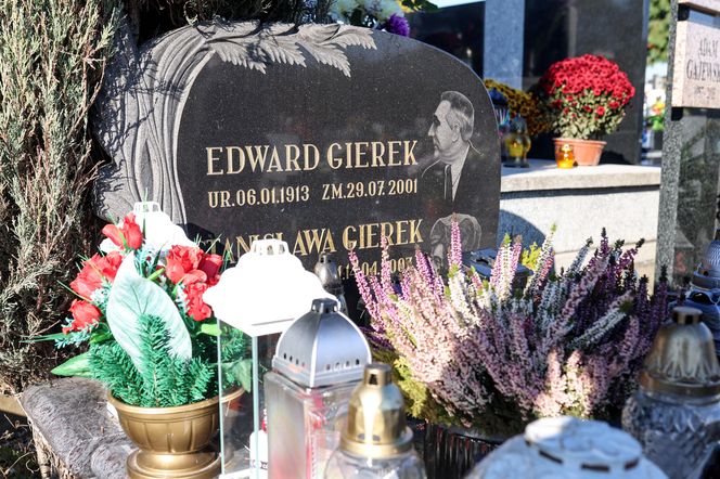 Grób Edwarda Gierka w Sosnowcu tonie w kwiatach na Wszystkich Świętych