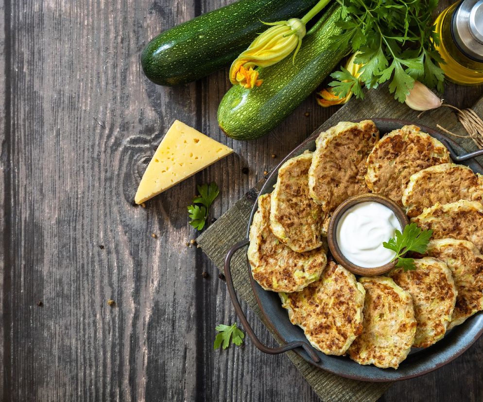 Doskonałe kotlety z cukinii z serem - letni obiad za grosze!