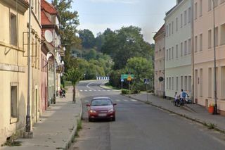 W tym mieście na Dolnym Śląsku mieszka mniej osób niż na wsiach. Leży niedaleko Jeleniej Góry