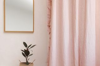 Różowa zasłona Homla 
