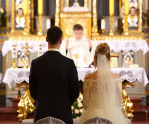 Ksiądz podał stawkę za ślub. Szokująca kwota