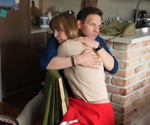 Barwy szczęścia odc. 3253. Agnieszka (Katarzyna Tlałka), Łukasz (Michał Rolnicki)