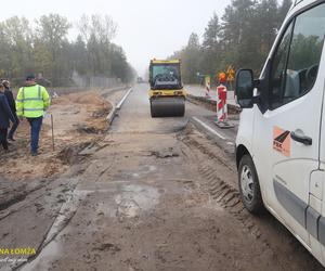 Trwa przebudowa DK63 między Łomżą a Zambrowem. W Wygodzie wylane zostały już pierwsze warstwy asfaltu