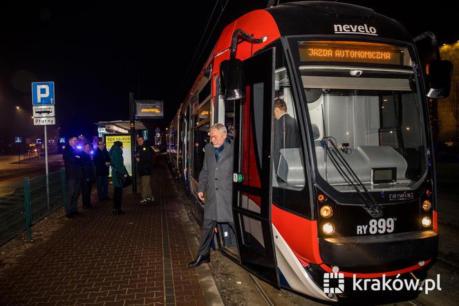 Jedyny taki tramwaj w Polsce. Pojazd przejechał przez Kraków bez motorniczego!