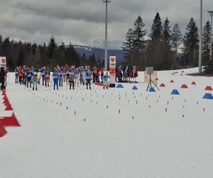 Narciarze SKI Tumlin na zawodach na Kubalonce