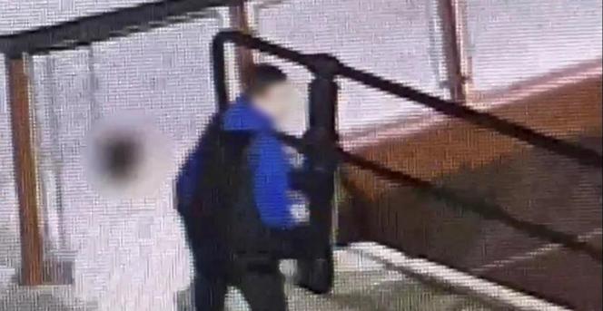 Eksplozja przemocy wśród nastolatków w Warszawie. Pistolety, noże, kastety i pięści. Tak wygląda codzienność niektórych młodych ludzi