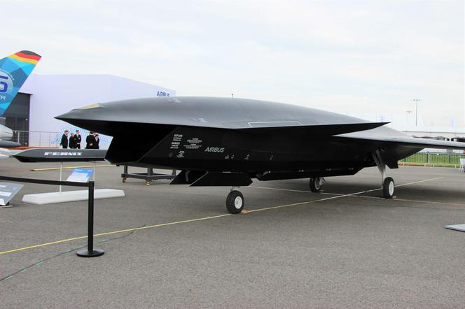 Bezzałogowy myśliwiec Airbus Wingman