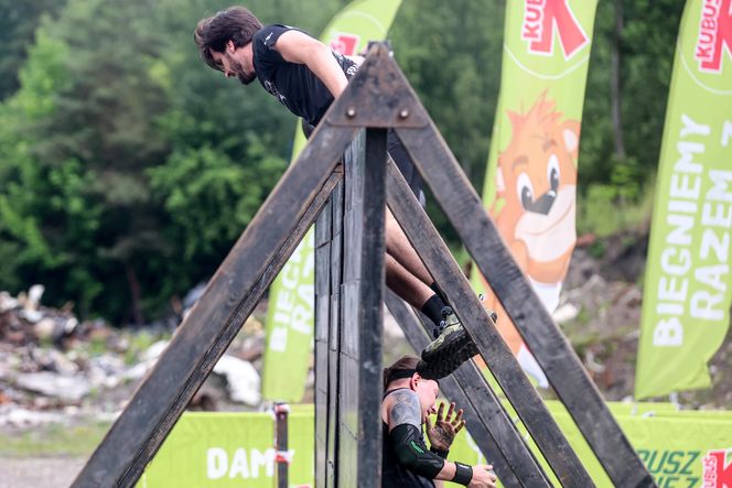 Runmageddon w Katowicach 2025. Błoto, pot i triumf na Hałdzie Kostuchna