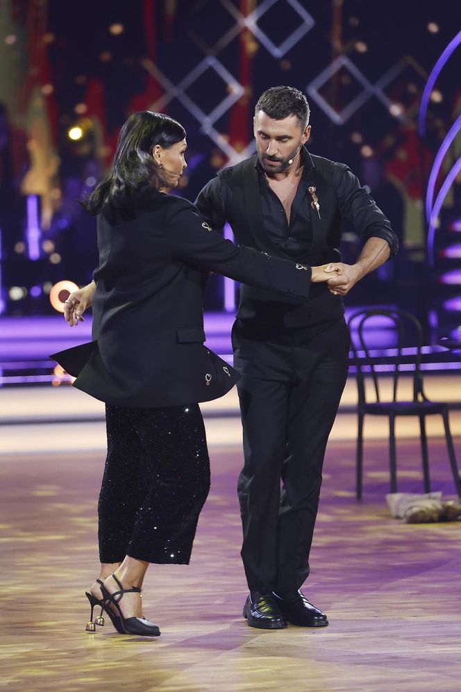 Czarna Mamba bez grzywki! Nowy wizerunek jurorki rozgrzał internet